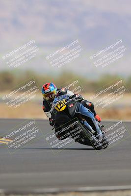 media/Sep-11-2022-SoCal Trackdays (Sun) [[81b7e951af]]/Turn 14 (1130am)/